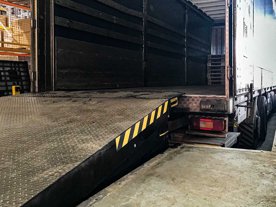 Dock leveller